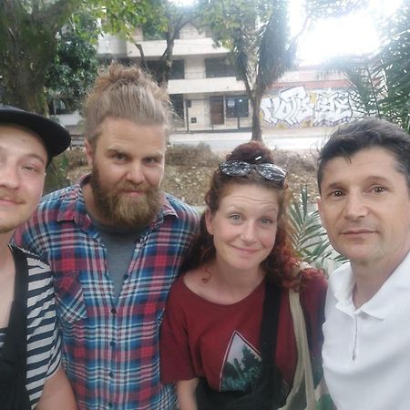Hostel Metro Floresta Alojamiento Medellín Eksteriør bilde