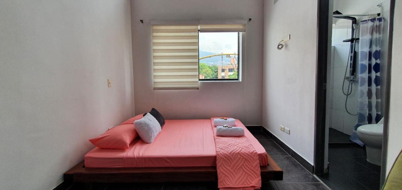Hostel Metro Floresta Alojamiento Medellín Eksteriør bilde