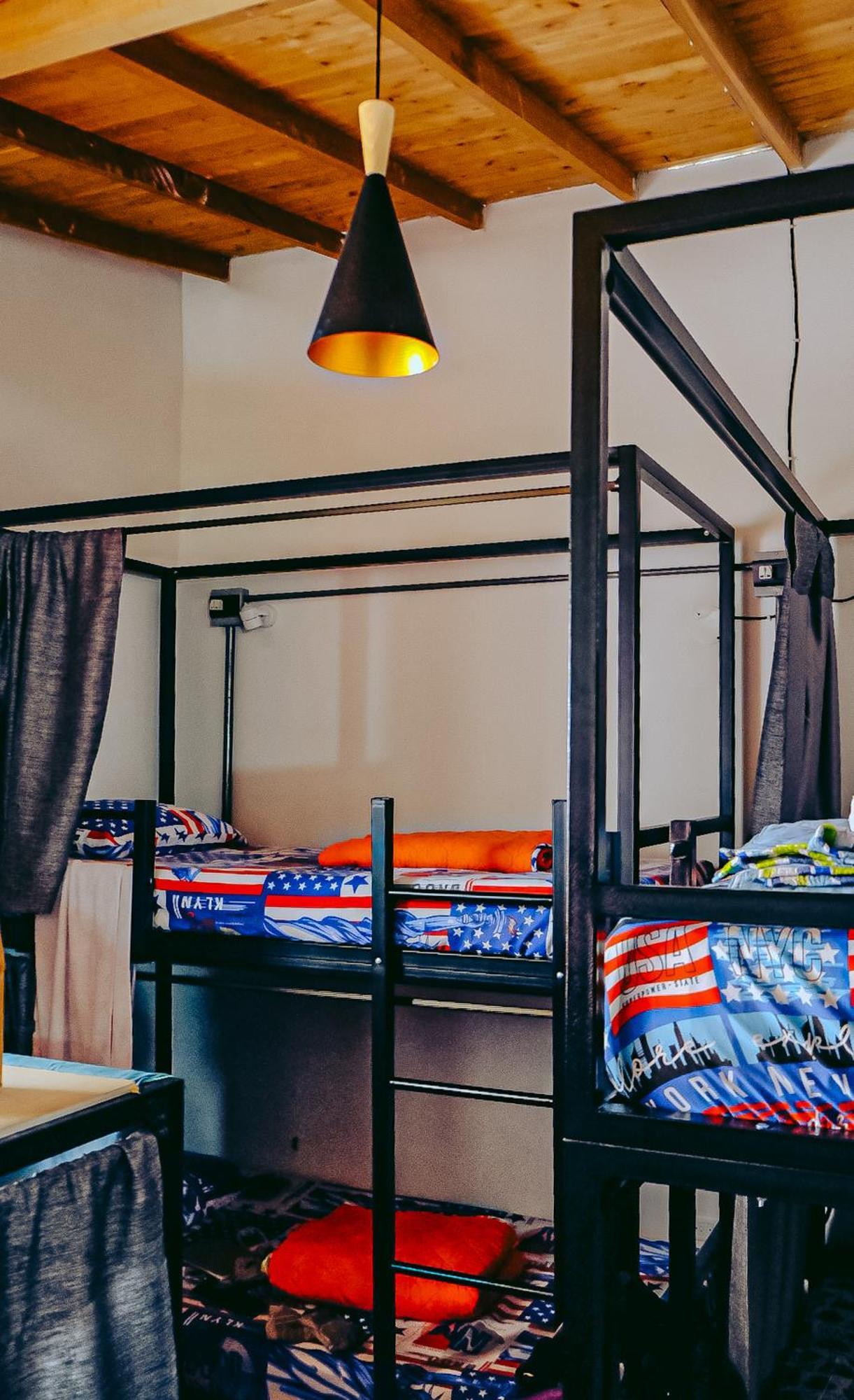 Hostel Metro Floresta Alojamiento Medellín Eksteriør bilde
