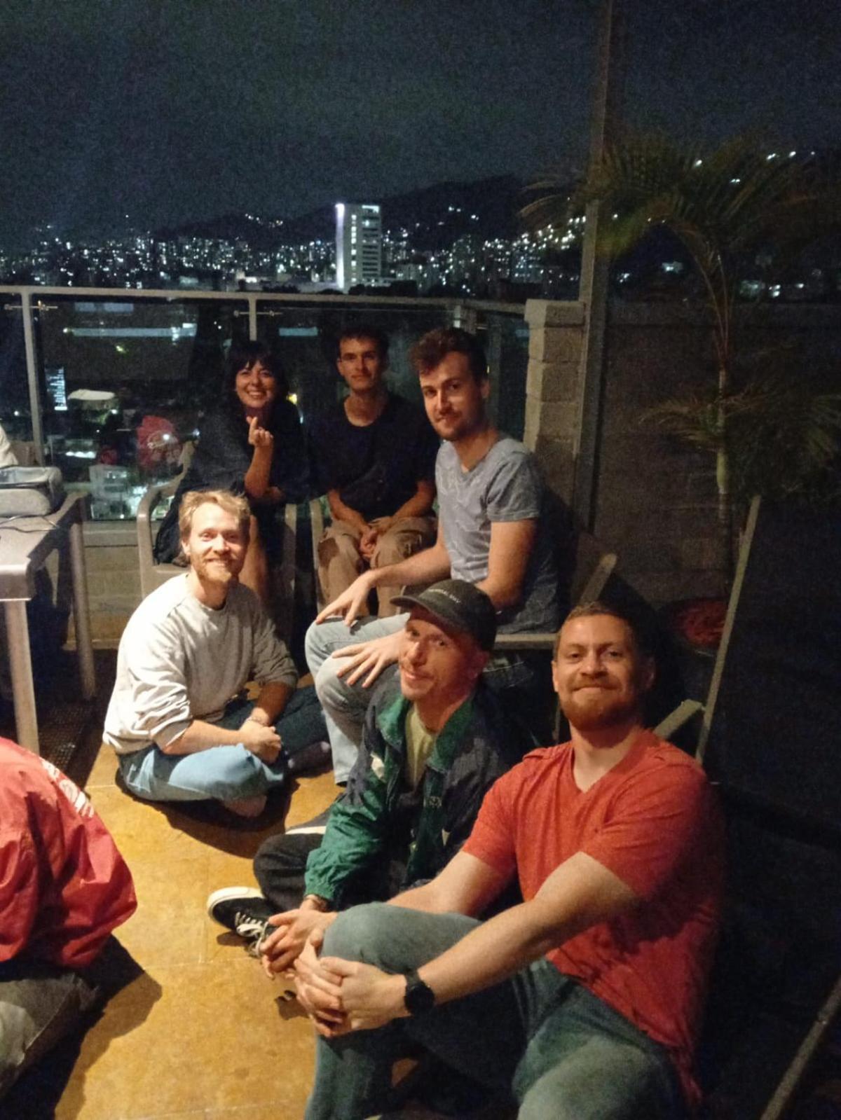Hostel Metro Floresta Alojamiento Medellín Eksteriør bilde