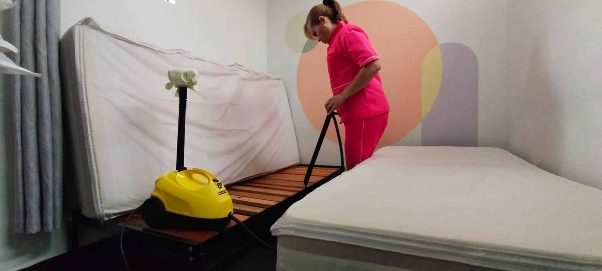 Hostel Metro Floresta Alojamiento Medellín Eksteriør bilde