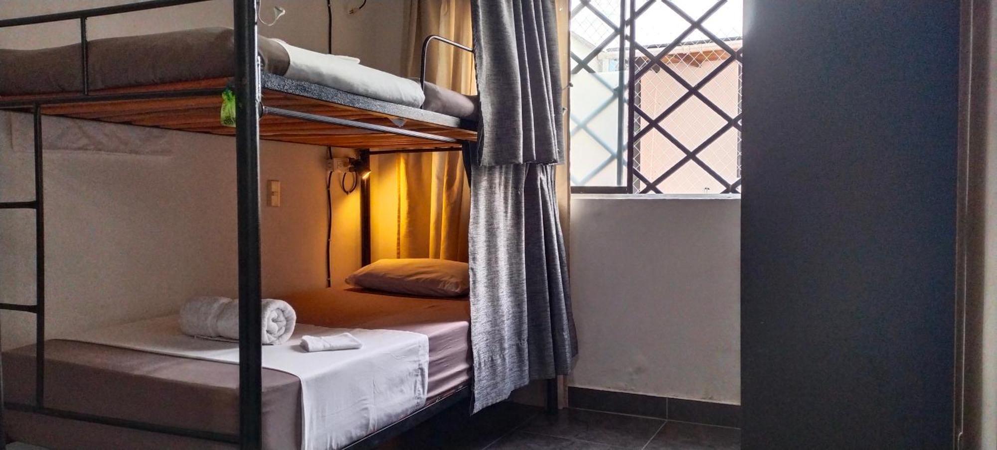 Hostel Metro Floresta Alojamiento Medellín Eksteriør bilde