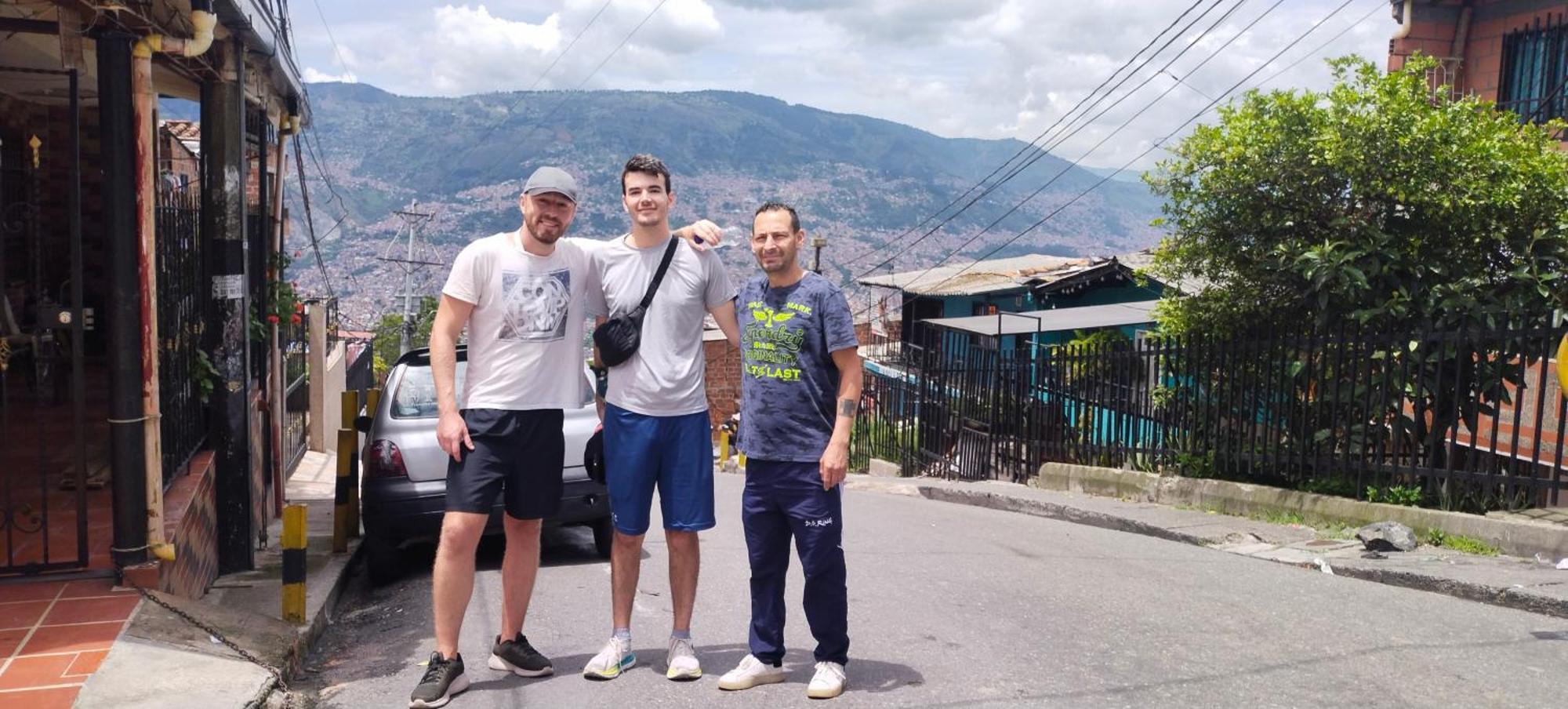 Hostel Metro Floresta Alojamiento Medellín Eksteriør bilde