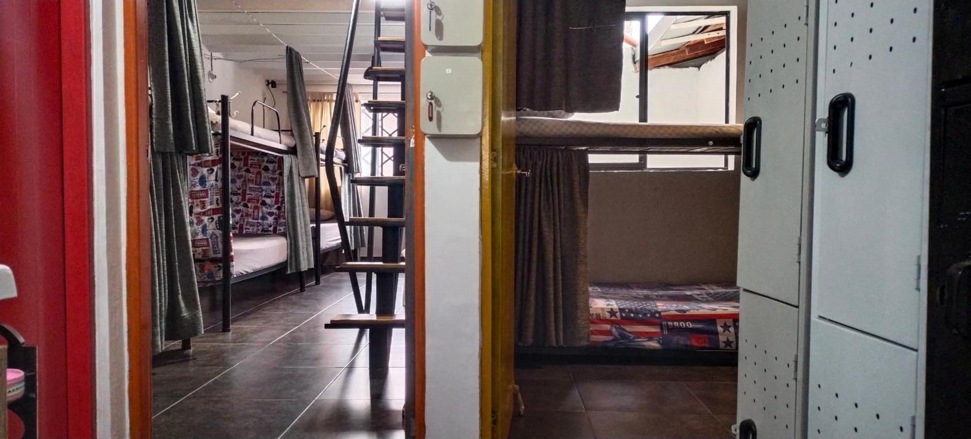 Hostel Metro Floresta Alojamiento Medellín Eksteriør bilde