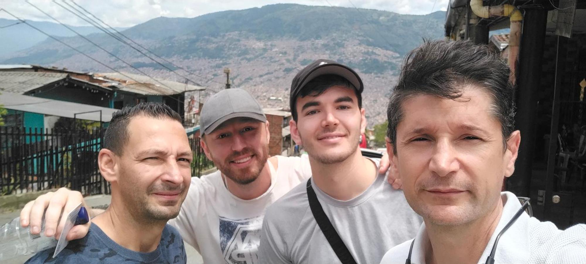 Hostel Metro Floresta Alojamiento Medellín Eksteriør bilde