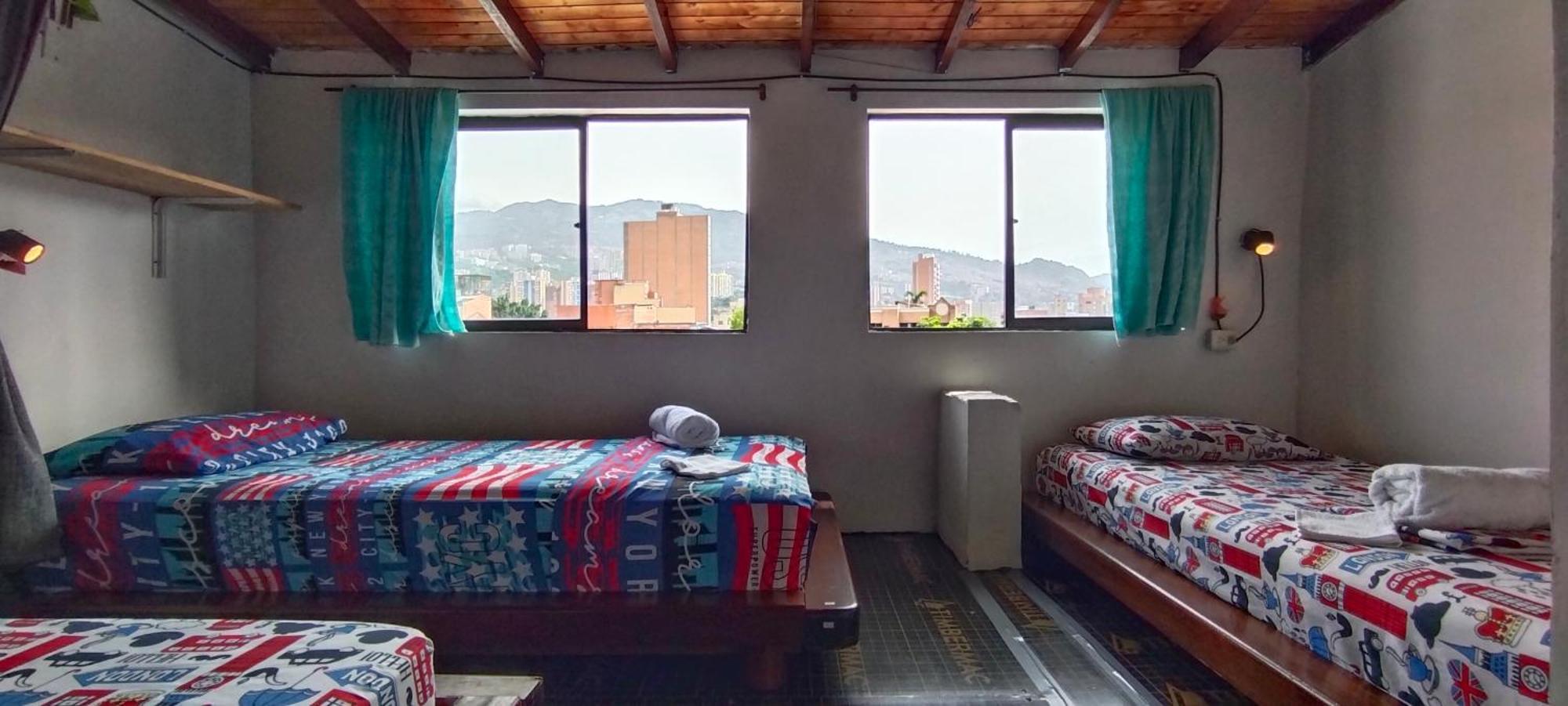 Hostel Metro Floresta Alojamiento Medellín Eksteriør bilde